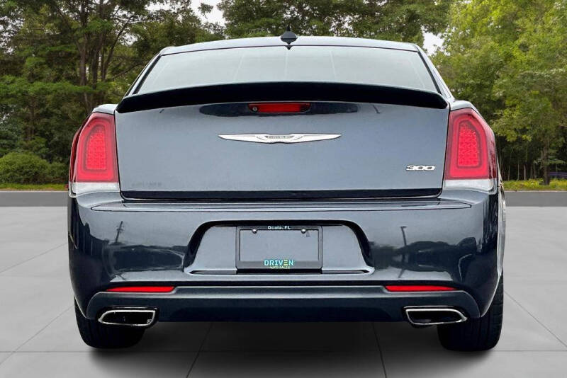 2019 Chrysler 300 Touring