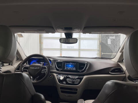 2020 Chrysler Voyager LXi