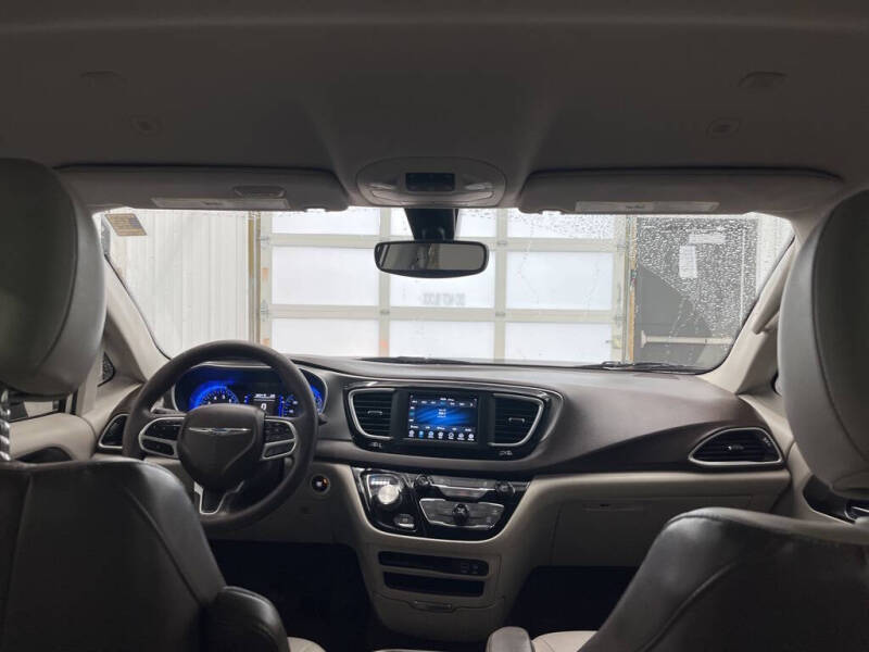 2020 Chrysler Voyager LXi