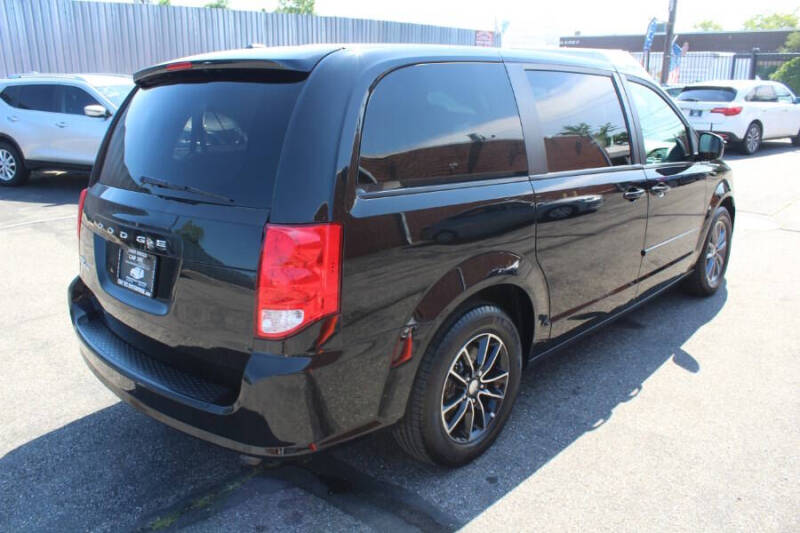 2016 Dodge Grand Caravan SXT Plus