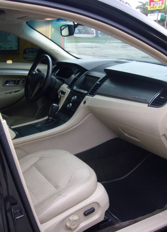 2014 Ford Taurus SEL