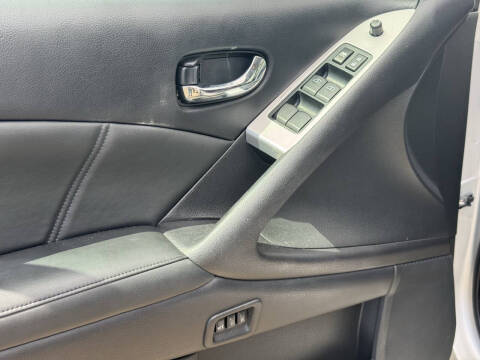 2011 Nissan Murano SL