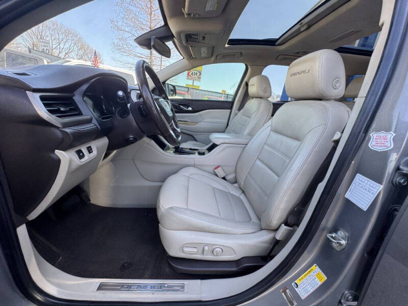 2019 GMC Acadia Denali