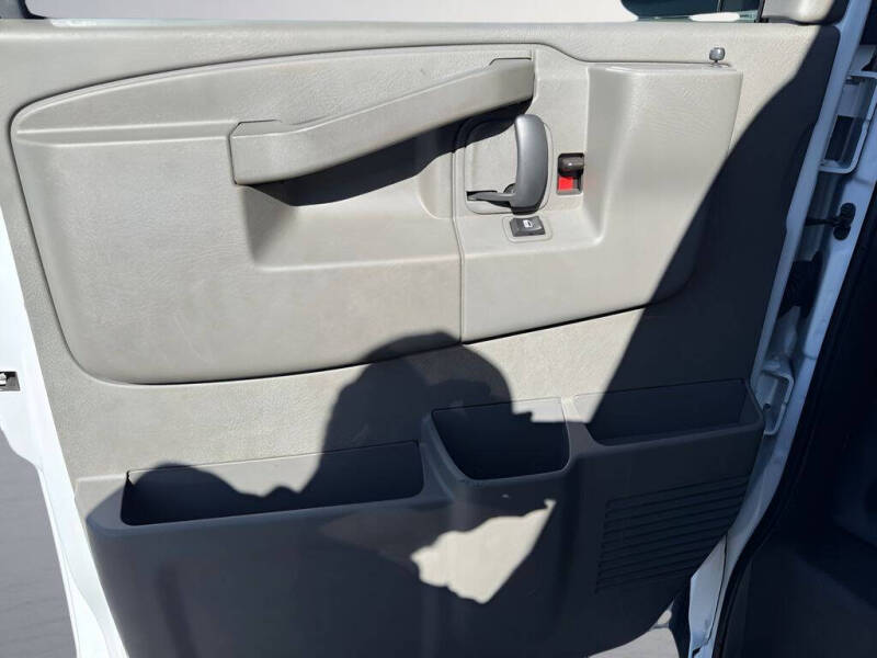 2023 GMC Savana 2500