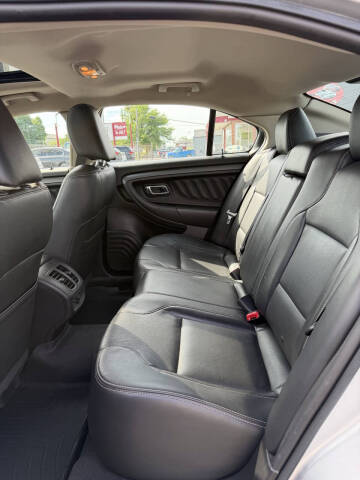 2010 Ford Taurus SEL
