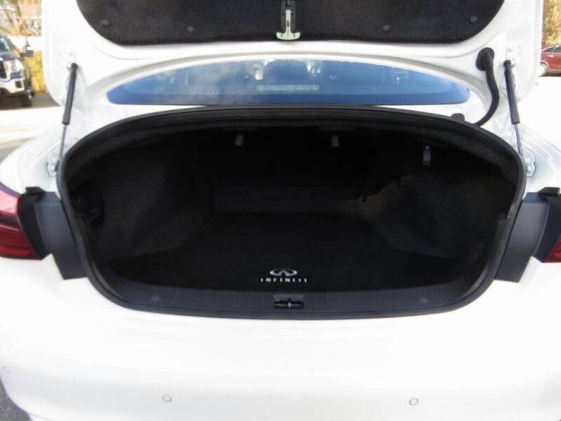 2022 Infiniti Q50 Luxe