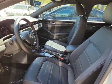 2022 Volkswagen Passat R-Line