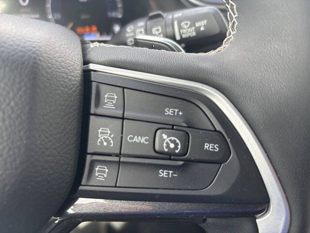 2023 Jeep Grand Cherokee L Laredo