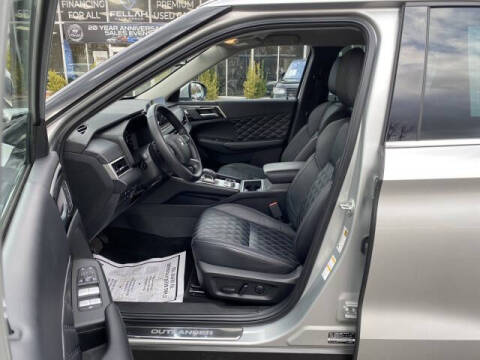 2023 Mitsubishi Outlander PHEV SEL