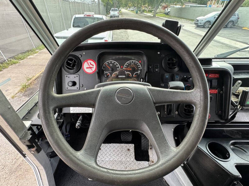 2016 Freightliner MT45 Chassis