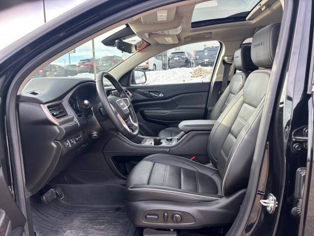 2023 GMC Acadia Denali