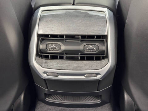 2023 BMW 7 Series 740i