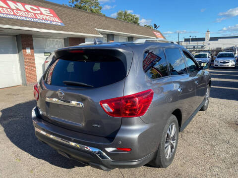 2019 Nissan Pathfinder S