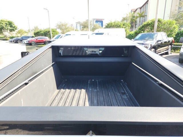 2024 Tesla Cybertruck