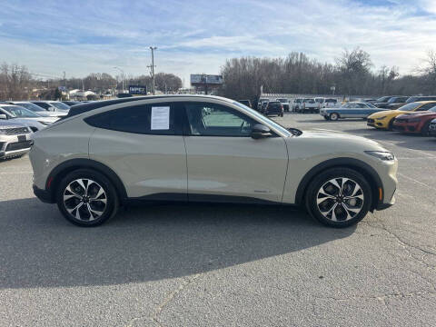 2025 Ford Mustang Mach-E Select