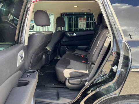 2017 Nissan Pathfinder S