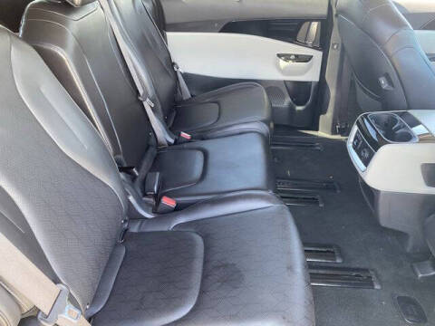 2024 Kia Carnival SX
