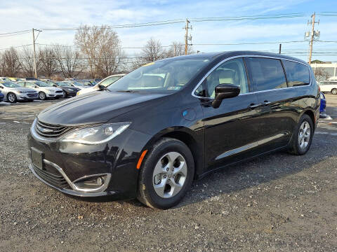 2018 Chrysler Pacifica Hybrid Touring Plus