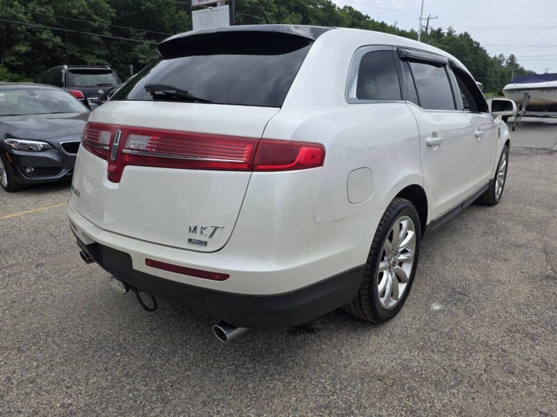 2011 Lincoln MKT