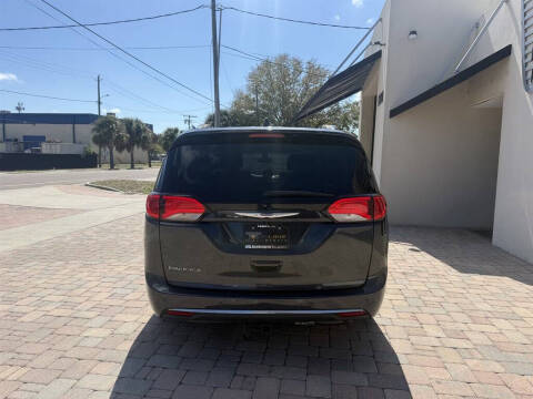 2020 Chrysler Pacifica Touring L