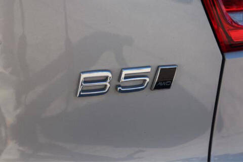 2023 Volvo XC40 B5 Ultimate Bright Theme