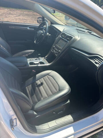 2017 Ford Fusion SE