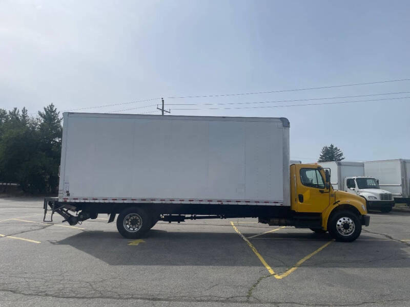 2019 Freightliner M2 106