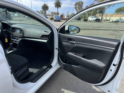 2020 Hyundai Elantra SE