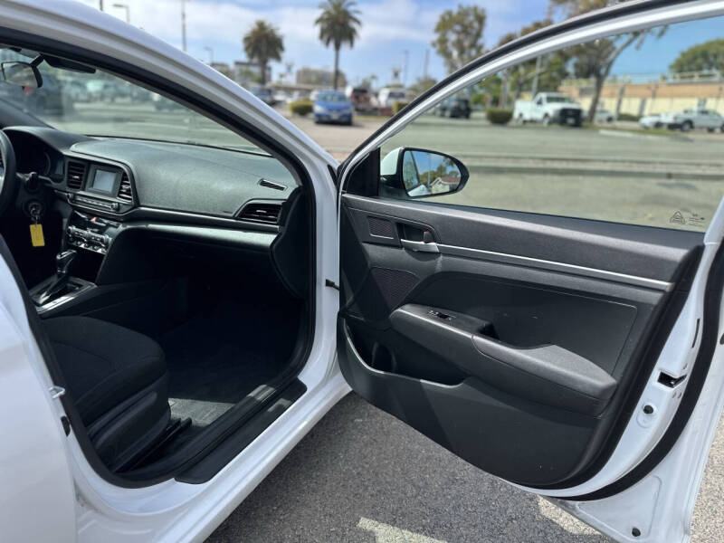 2020 Hyundai Elantra SE