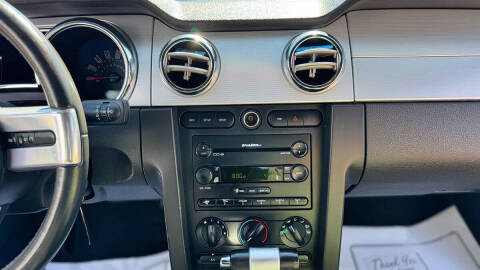 2006 Ford Mustang GT Deluxe