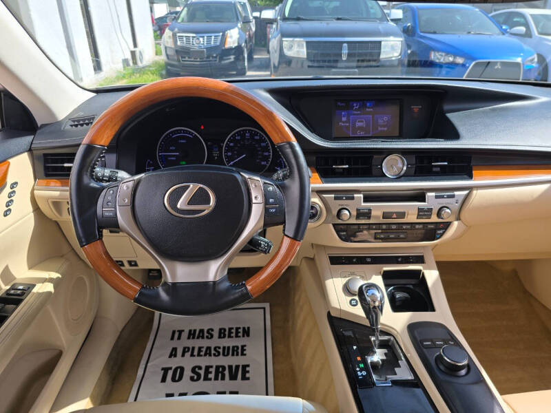 2013 Lexus ES 300h