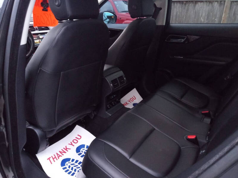 2018 Jaguar F-PACE 25t Premium