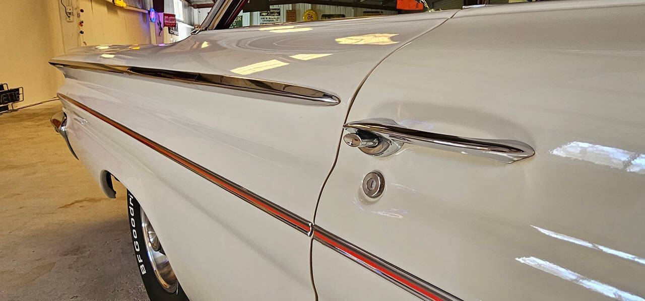 1960 Pontiac Ventura 30