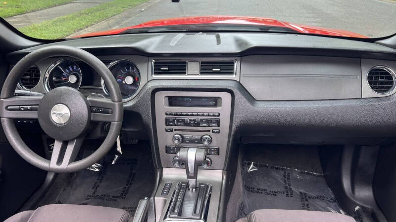 2012 Ford Mustang V6