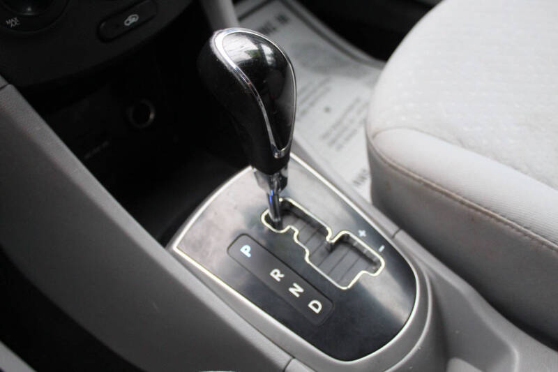 2012 Hyundai Accent SE