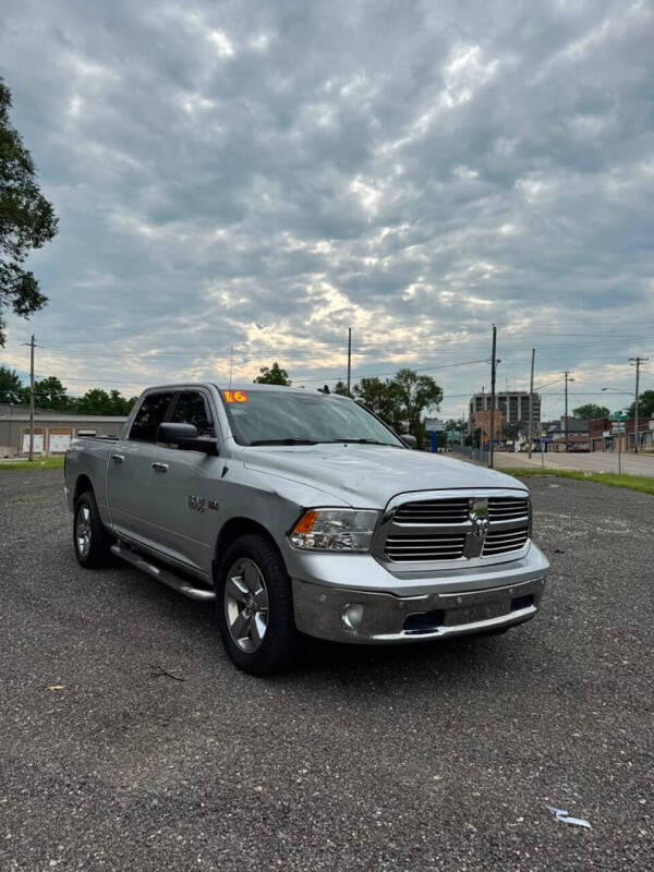 2016 RAM 1500 SLT
