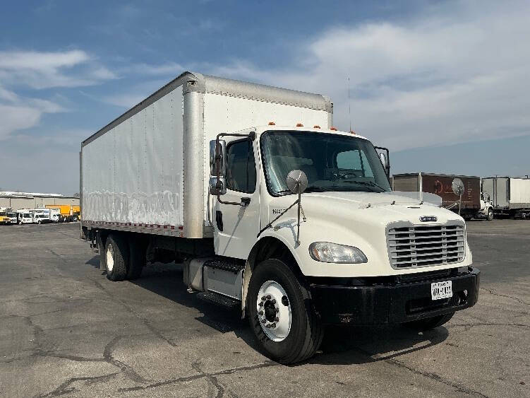 2017 Freightliner M2 106