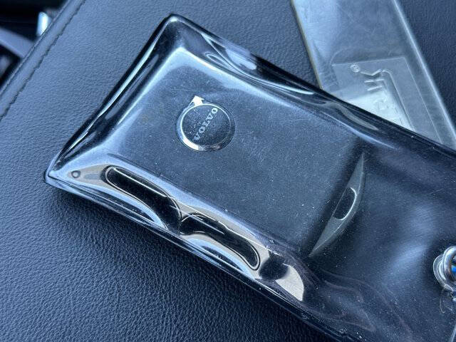 2025 Volvo XC60 B5 Plus Dark Theme