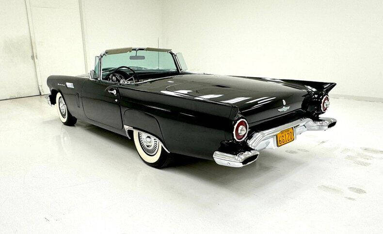 1957 Ford Thunderbird