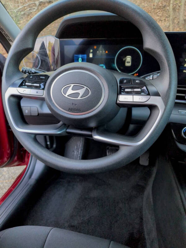 2024 Hyundai Elantra SEL