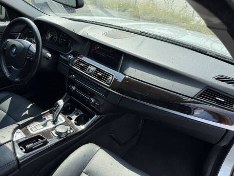 2015 BMW 5 Series 528i