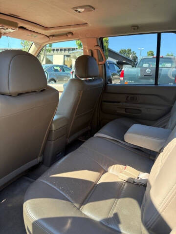 2004 Nissan Pathfinder LE Platinum