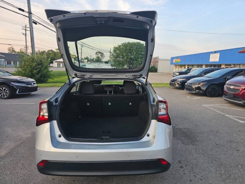 2019 Toyota Prius LE