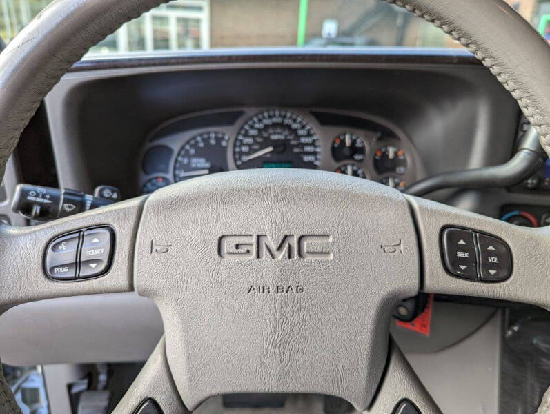 2003 GMC Yukon XL Denali