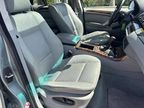 2002 BMW X5 3.0i