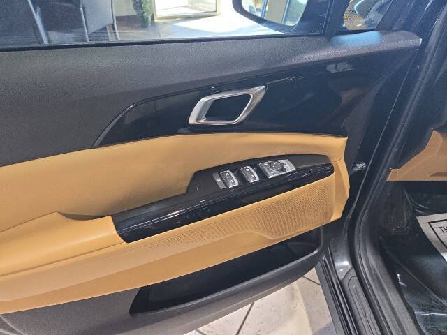 2023 Kia Carnival EX