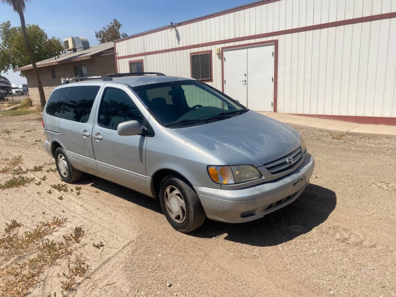 2002 Toyota Sienna for sale at GLOBAL VEHICLE EXCHANGE LLC in Somerton, AZ