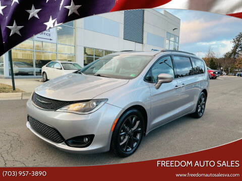 2018 Chrysler Pacifica for sale at Freedom Auto Sales in Chantilly VA