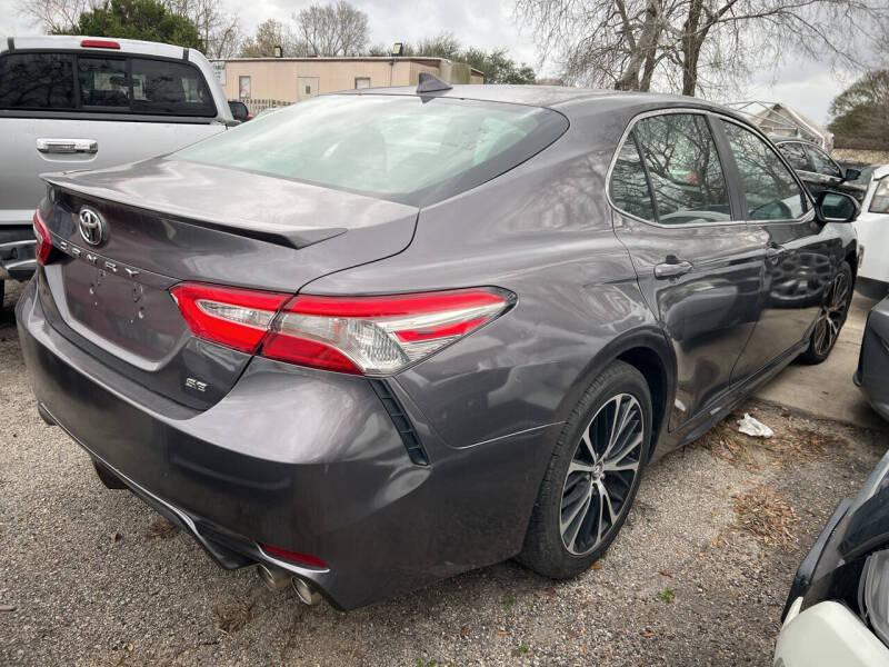 2019 Toyota Camry SE