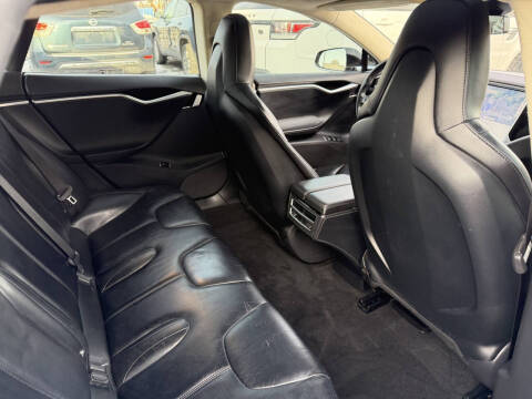 2015 Tesla Model S 70D